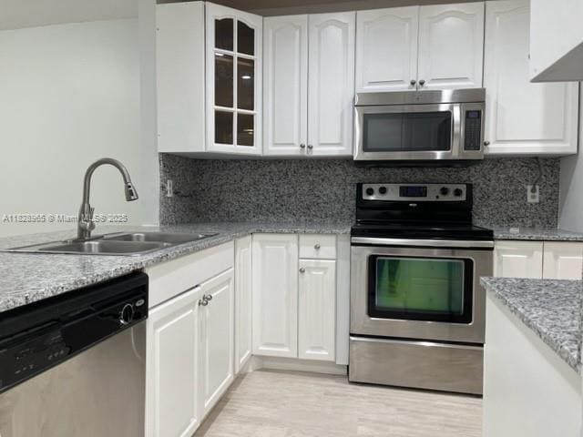 Building Photo - 447 Lakeview Dr