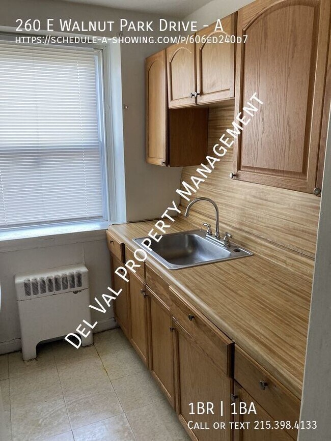 Building Photo - This 1-Bd apartment is For Rent in East Oa...