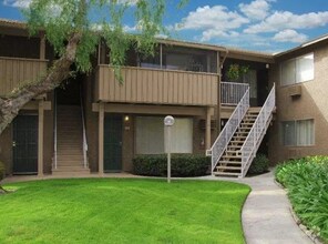 Building Photo - 644 S Knott Ave