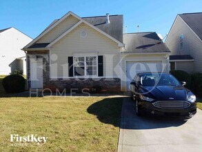 Building Photo - 3080 Lakeside Cir