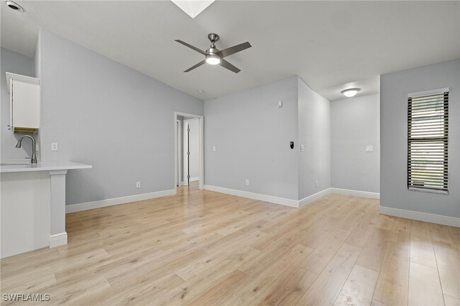 Building Photo - 1518 SW Courtyards Ln