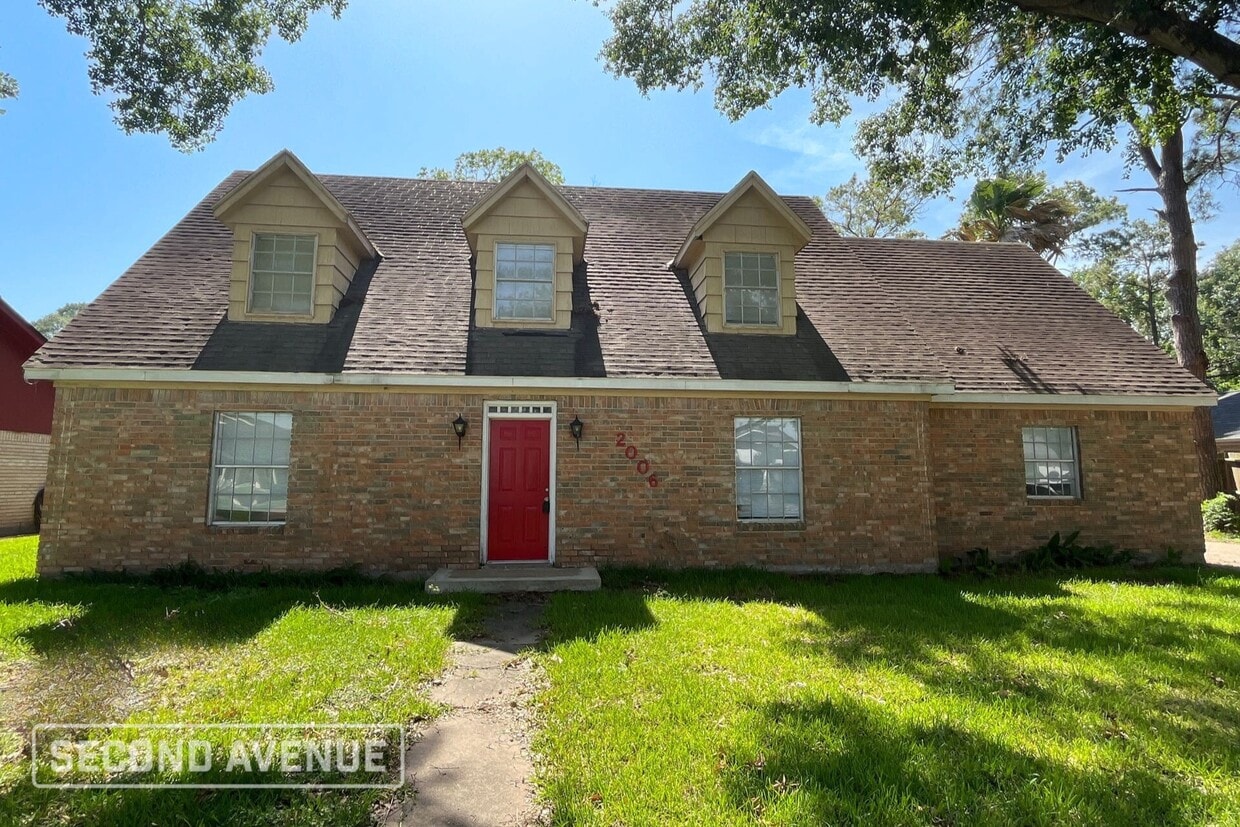 Foto principal - 2006 Crestwood Dr