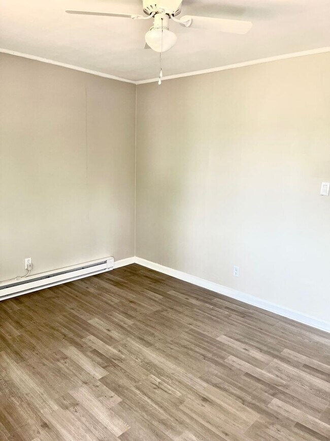 Building Photo - 104 Lassiter Dr