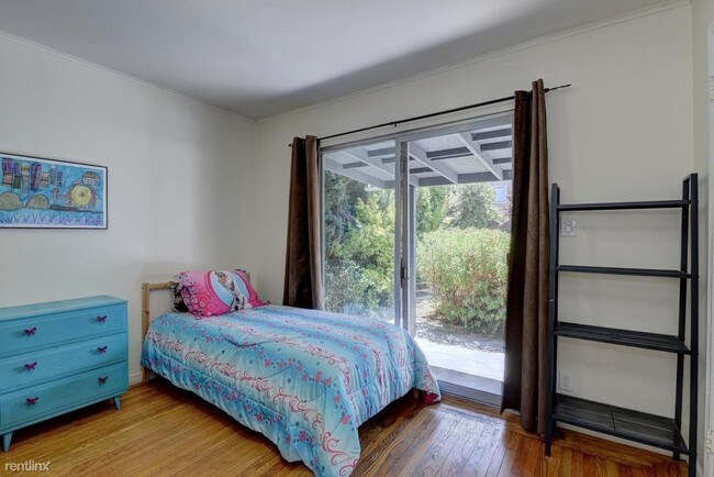Foto del edificio - 2 br, 1 bath House - 119 Redwood Ave