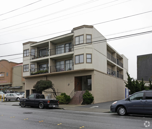 Building Photo - 375 87th St