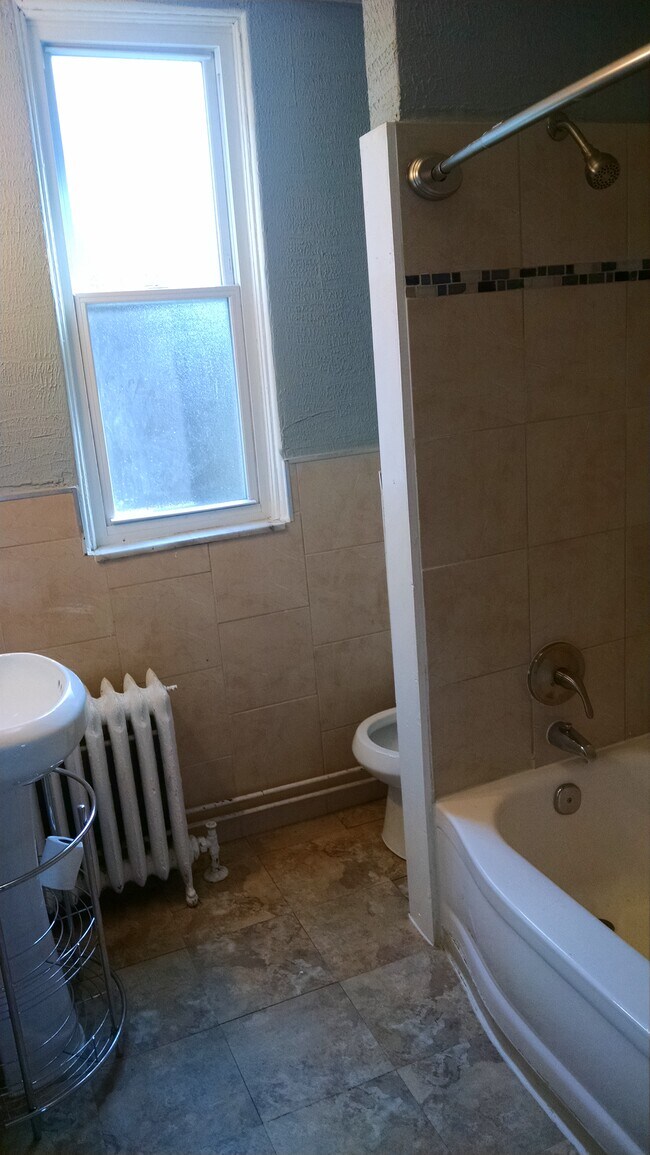 Bathroom - 800 E End Ave