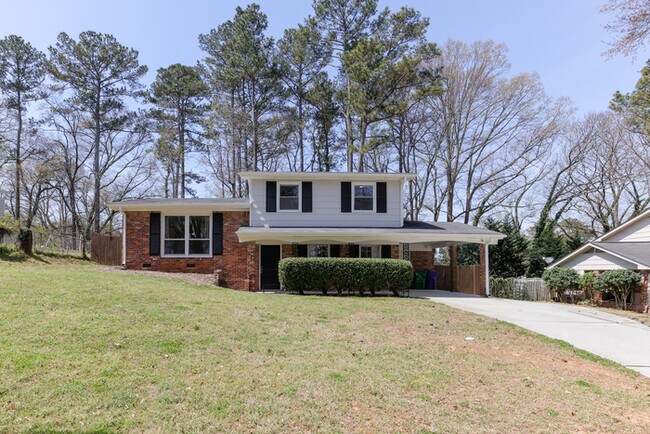 Foto del edificio - Beautiful Tucker Home!