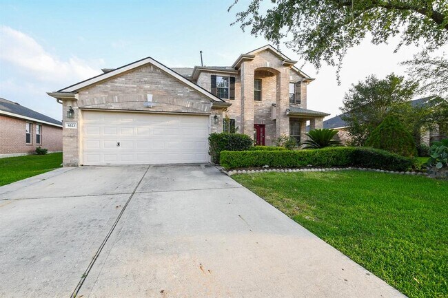 Foto del edificio - 6323 Channelbrook Ln