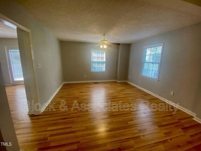 Building Photo - 4219 Arbutus Dr