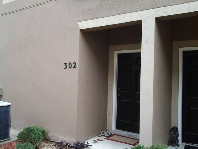 Building Photo - Brand New 302