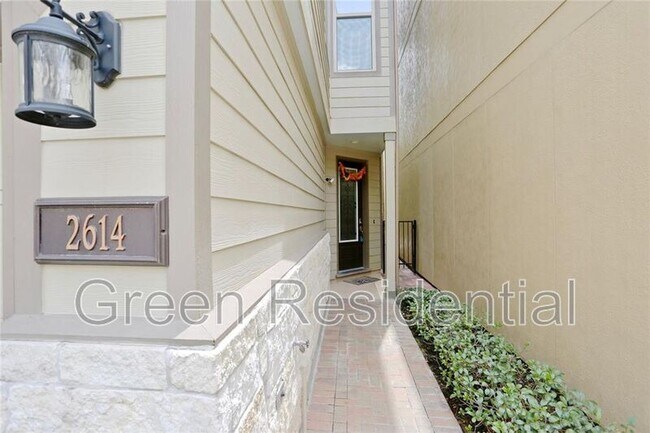 Building Photo - 2614 Shady Woods Ln