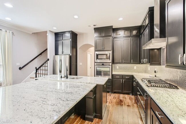 Building Photo - 5 br, 3 bath House - 1925 Euclid Avenue El...