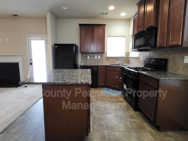 Foto del edificio - 5867 San Gabriel Ln