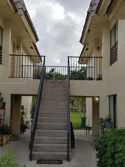 Building Photo - 11128 Royal Palm Blvd