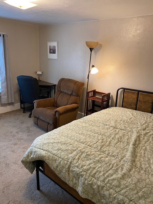 Bedroom - 419 NW 16th St