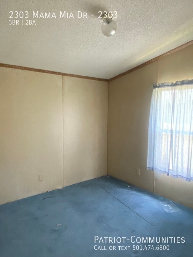 Building Photo - 2303 Mama-Mia Dr