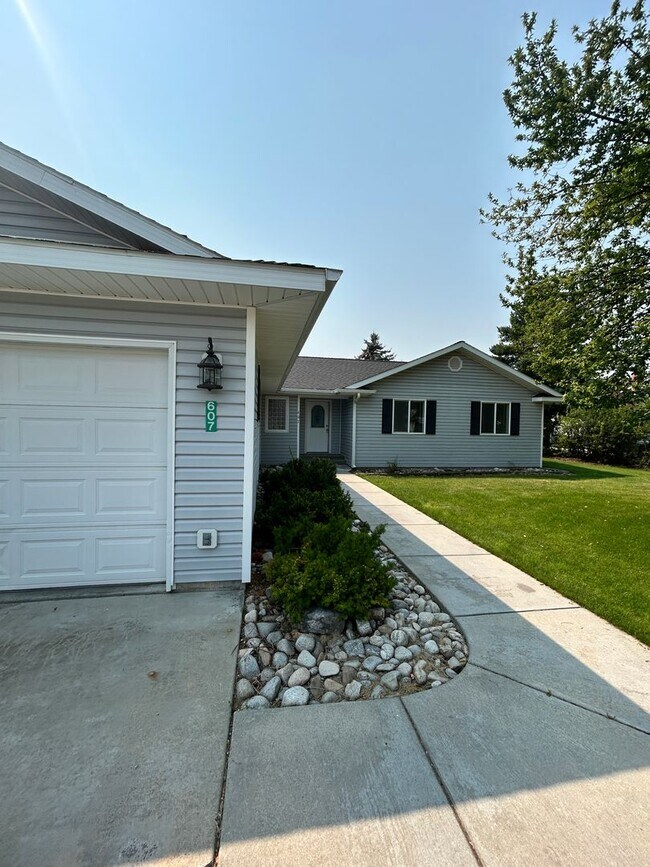Foto del edificio - 3 Bed, 2.5 Bath Home for Rent