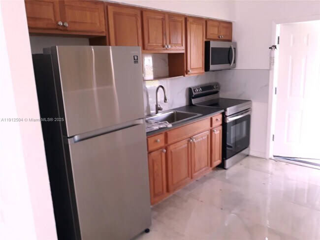 Foto del edificio - 601 NW 4th Ct