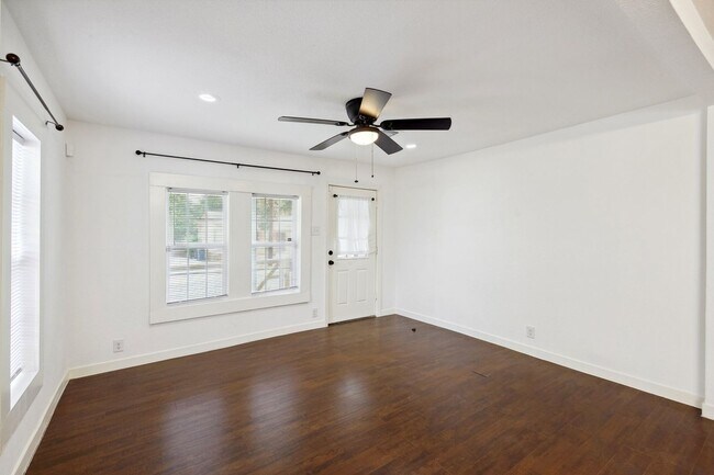 Foto del edificio - 3 Bedroom Single Family Home in San Antonio