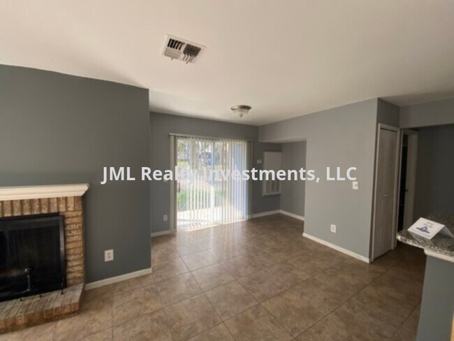 Foto del edificio - 2 bedroom 2 bath 1st floor condo in the Hidden Village Condos of Lake Mary