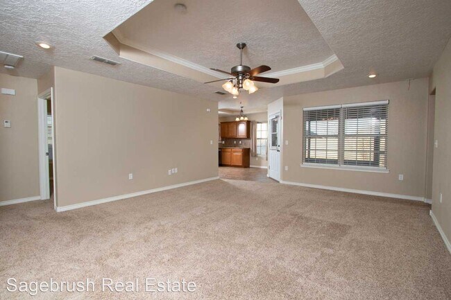 Building Photo - 3 br, 2 bath House - 1351 Oakwood Cr
