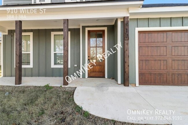 Building Photo - 910 Wilde St