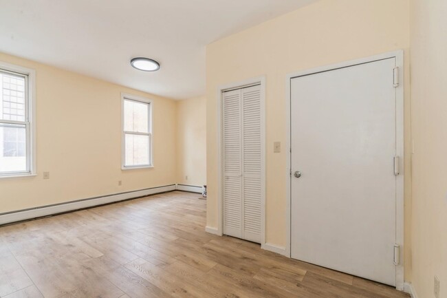 Foto del edificio - 673 Montgomery St