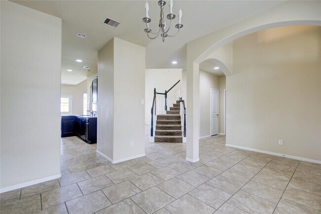 Building Photo - 21615 Champagne Dr W