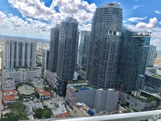 Building Photo - 951 Brickell Ave