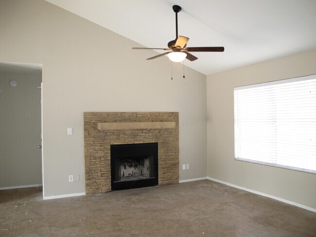 Building Photo - 4557 W Kimberly Way
