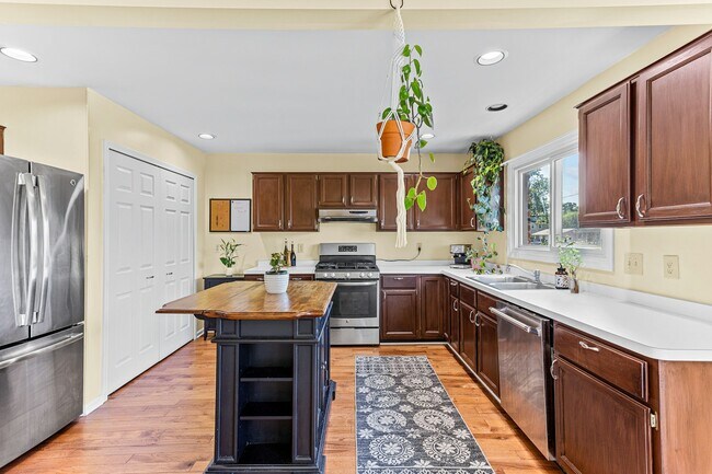 Foto del edificio - 456 Oakgrove Ct