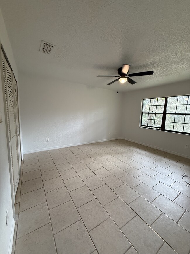 Building Photo - 4950 SE 111th Ln