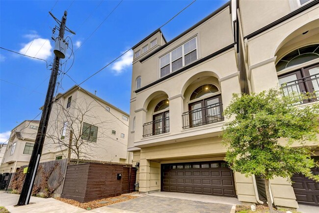 Foto del edificio - 1108 Fowler St