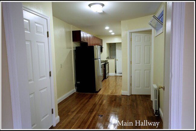 Building Photo - 1253 Raum St NE