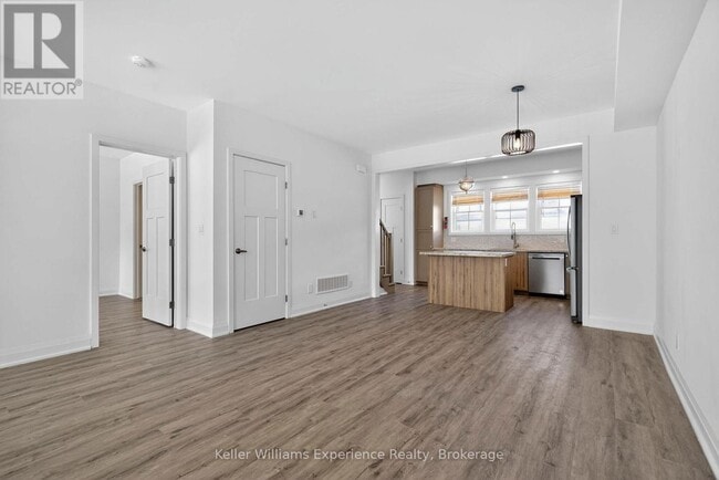 Building Photo - 10 Danielle Cres