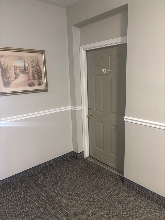 Foto del edificio - 9315 Groffs Mill Dr