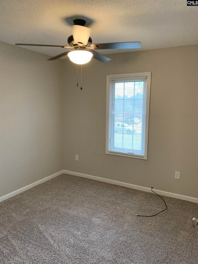 Building Photo - 14 Londonderry Square