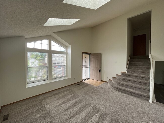 Building Photo - Don't miss the opportunity to call this in...