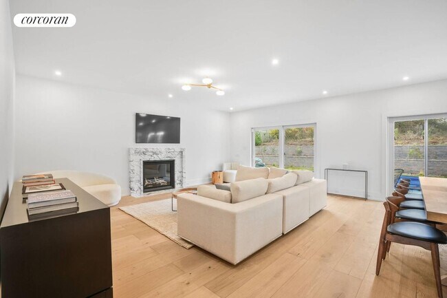 Building Photo - 79 N Bishop Ln