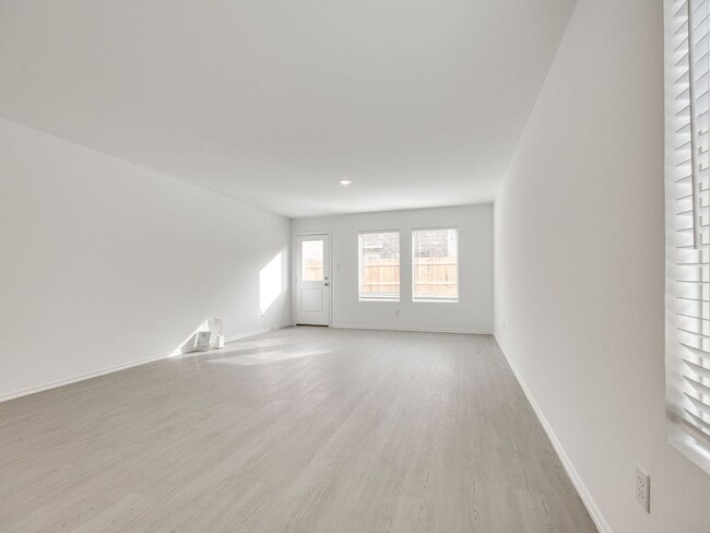 Building Photo - Brand New Home + 3 Bedrooms + All Appliances + Norman Schools