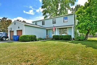 Building Photo - 460-462-462 Fowler St