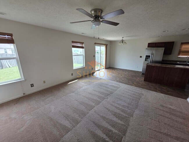Building Photo - LINDBERGE VILLAGE COZY 3BR/2BA