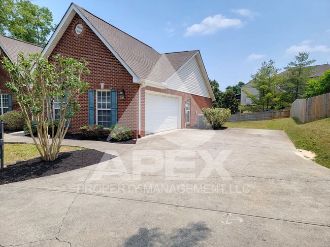 Building Photo - Stunning 3 Bd – 2 Ba Single Family Brick R...