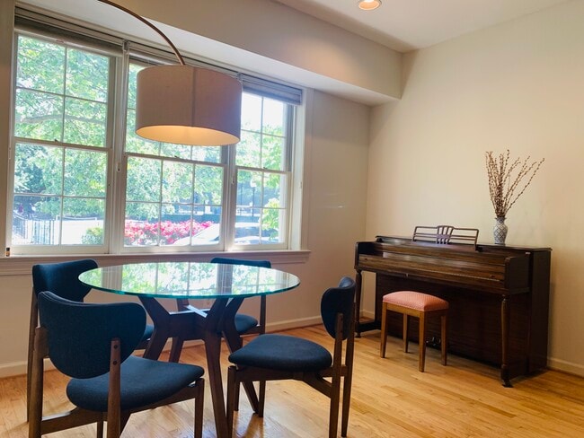 Living Room - 2603 O St NW
