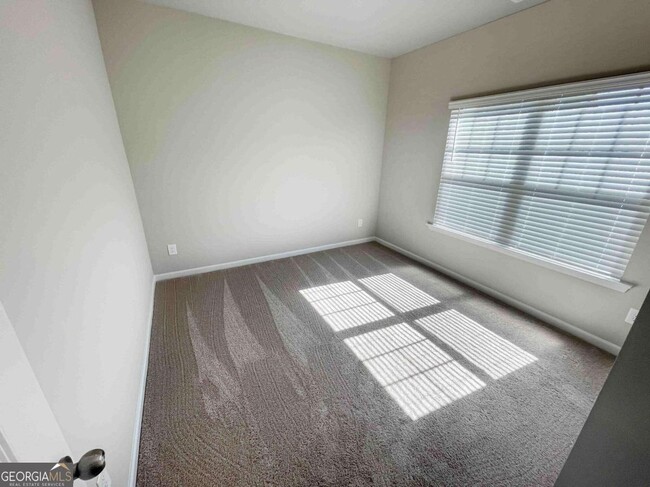 Building Photo - 184 Malbone St SW
