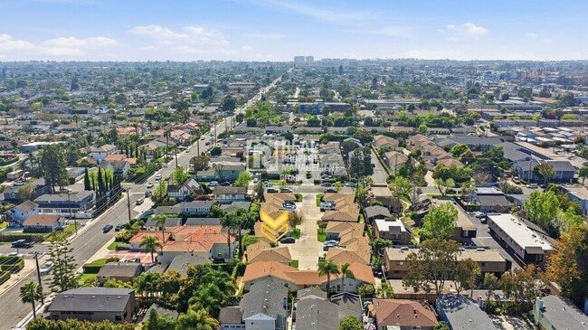 Building Photo - 186 E 21st St