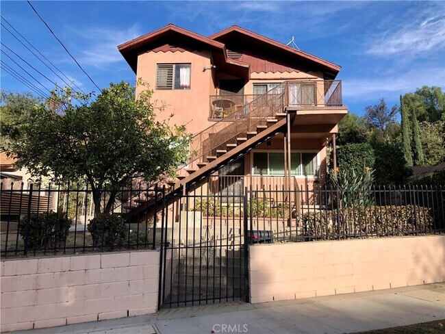 Building Photo - 567 E Avenue 28