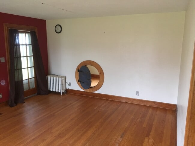 Building Photo - 750 Gilead St