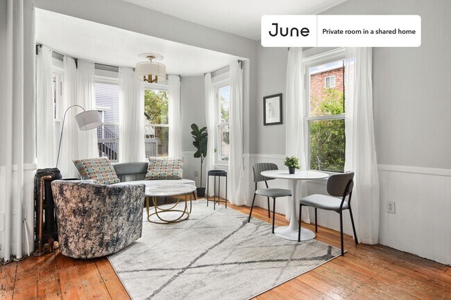 Foto del edificio - Room in Shared 4 bed/2.5 bath home in Allston