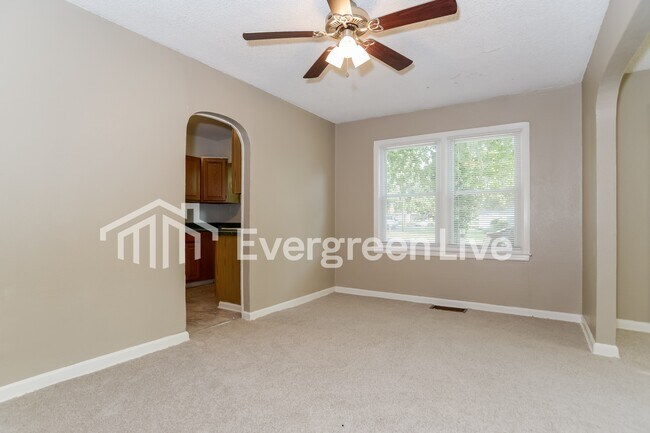 Building Photo - 9001 E 66 Terrace